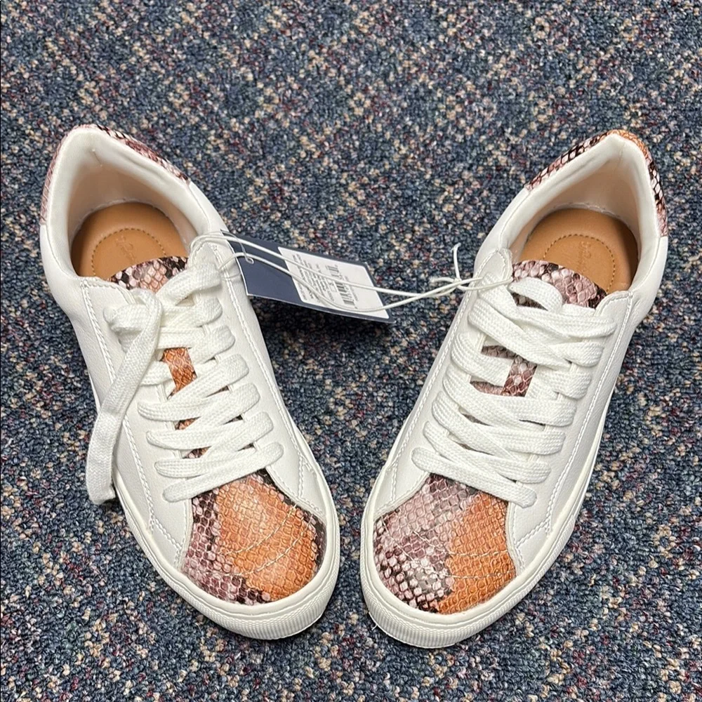 NWT Universal Thread White and Orange Sneakers with Fashionable Accents size 5 - Picture 3 of 16